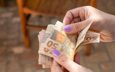 Entra em vigor o novo salário mínimo de R$ 1.212