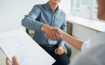 Desemprego no Brasil cai para 10,5% entre fevereiro e abril